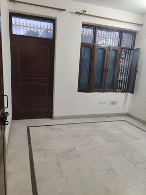 Room in 2 BHK Independent House at Sector 14 – for Rent