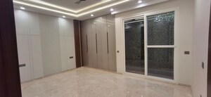 Room in 5 BHK Builder Floor at Kailash Colony – for Rent