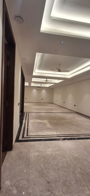 Living Room in 5 BHK Builder Floor at Kailash Colony – for Rent