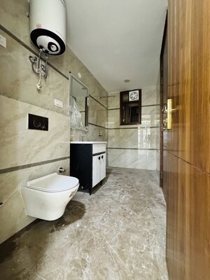 Bathroom in 4 BHK Apartment at Palm Residency Chhatarpur, Chattarpur – for Rent