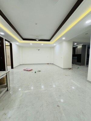 Room in 4 BHK Apartment at Palm Residency Chhatarpur, Chattarpur – for Rent