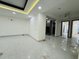 Room in 4 BHK Apartment at Palm Residency Chhatarpur, Chattarpur – for Rent