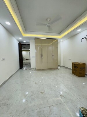 Room in 4 BHK Apartment at Palm Residency Chhatarpur, Chattarpur – for Rent
