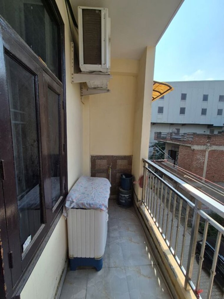 Balcony, noida extension 2 Bedroom 950 Sq.Ft. Builder Floor In Noida Extension Greater Noida 10684301