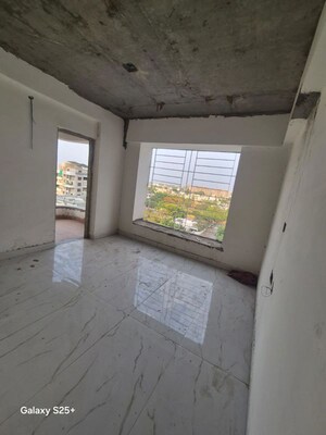 Room in 2.5 BHK Apartment at Besa rd – for Rent