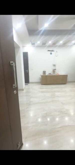 Room in 3 BHK Builder Floor at Sector 56 – for Rent