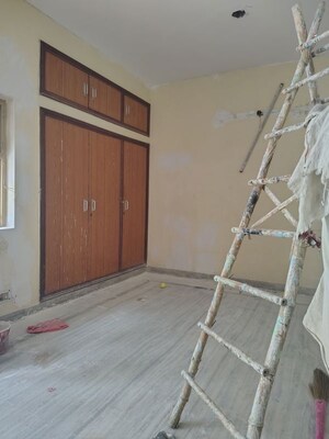 Staircase in 3.5 BHK Villa at Sector 55 – for Rent