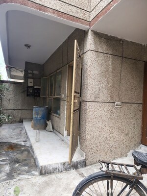 Kitchen in 3.5 BHK Villa at Sector 55 – for Rent