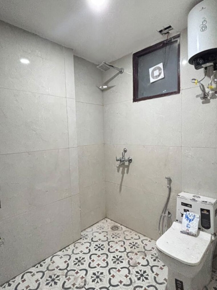 Bathroom, sector 53 1 Bedroom 400 Sq.Ft. Builder Floor In Sector 53 Gurgaon 10684344