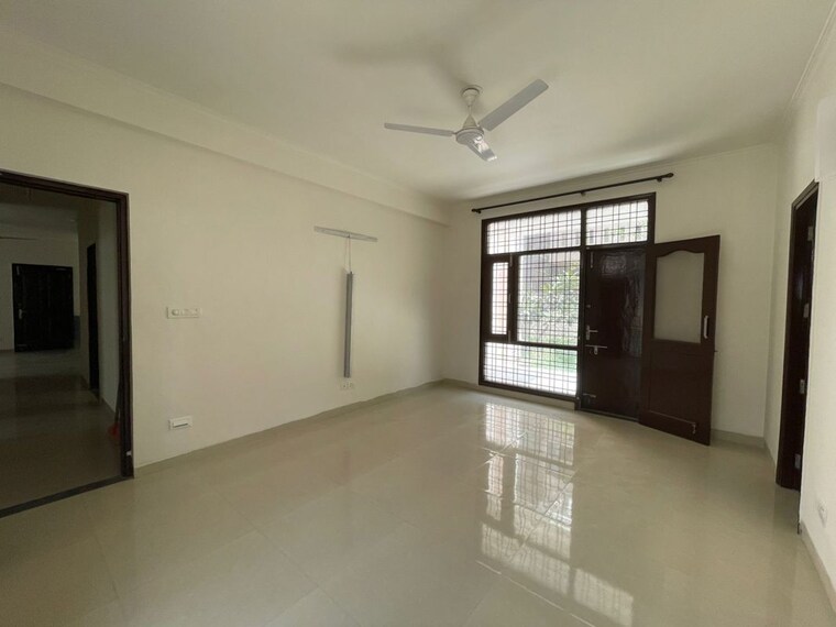 Room, sector 57 4 Bedroom 2800 Sq.Ft. Builder Floor In Sector 57 Gurgaon 10684338