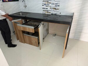 Team Area in 2 BHK Apartment at Mundara Adhrit Towers, Malad West – for Sale