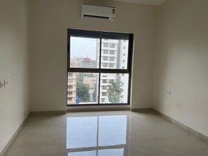Room in 2 BHK Apartment at Diamond Garden, Chembur – for Rent