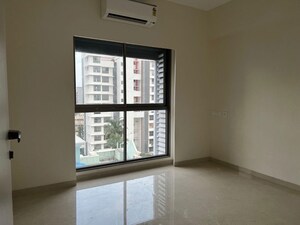 Room in 2 BHK Apartment at Diamond Garden, Chembur – for Rent