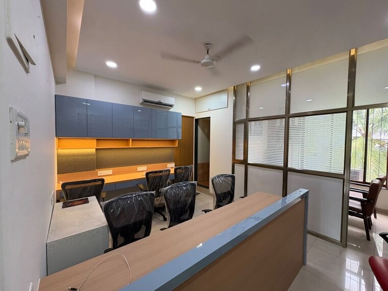 Team Area, gemstar-commercial-complex Commercial Office Space 2100 Sq.Ft. In Malad West Mumbai 10684370