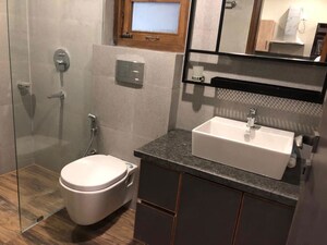 Bathroom in 1 BHK Builder Floor at ROF Portico, Sector 43 – for Rent