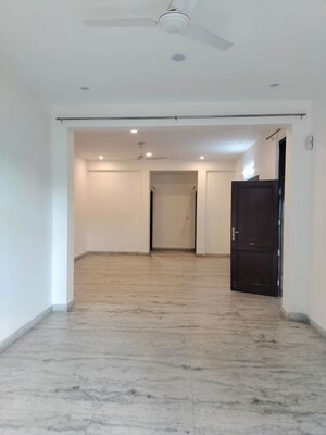 3 BHK Builder Floor For Rent in Sector 43