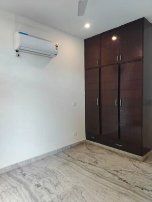 Room in 3 BHK Builder Floor at Sector 43 – for Rent