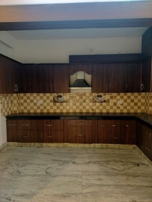 Kitchen in 3 BHK Builder Floor at Sector 43 – for Rent