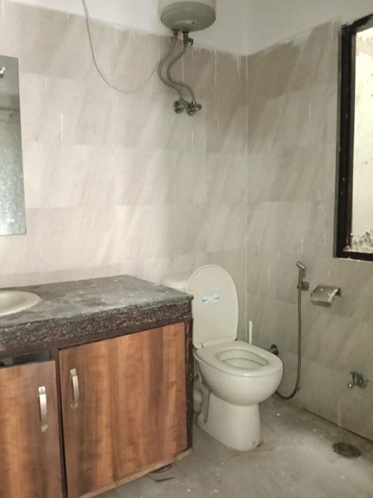 Bathroom, nehru enclave 2 Bedroom 1150 Sq.Ft. Builder Floor In Nehru Enclave Delhi 10684432