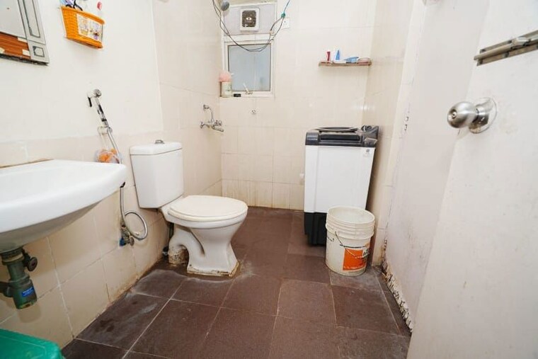 Bathroom, sare-home 3 Bedroom 828 Sq.Ft. Apartment In Sector 92 Gurgaon 10684429