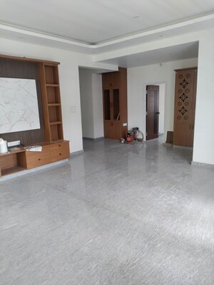 Room in 3 BHK Builder Floor at Basaveshwara Nagar – for Rent