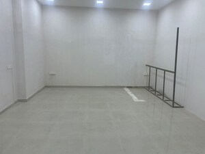 Room in  Office Space at Rustomjee Eaze Zone Mall, Malad West – for Rent