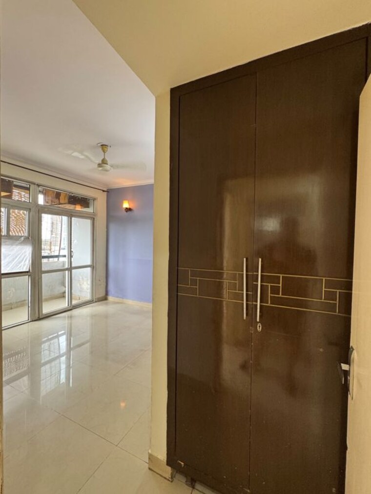 Room, ansal-valley-view-estate 3 Bedroom 1300 Sq.Ft. Apartment In Gwal Pahari Gurgaon 10684441