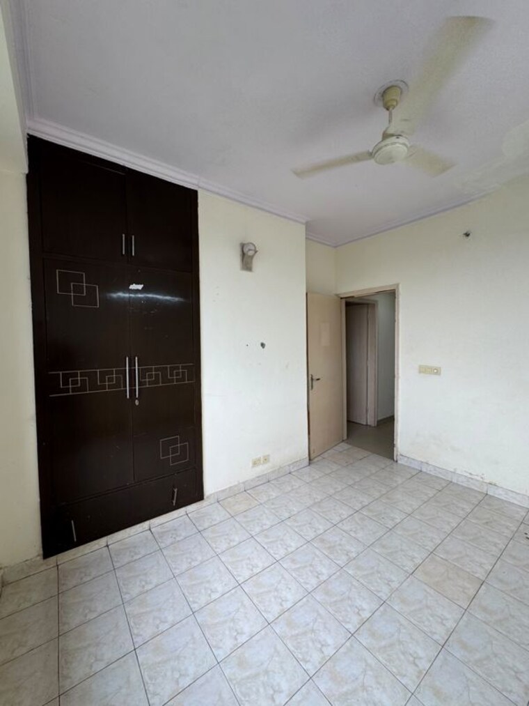 Room, ansal-valley-view-estate 3 Bedroom 1300 Sq.Ft. Apartment In Gwal Pahari Gurgaon 10684441