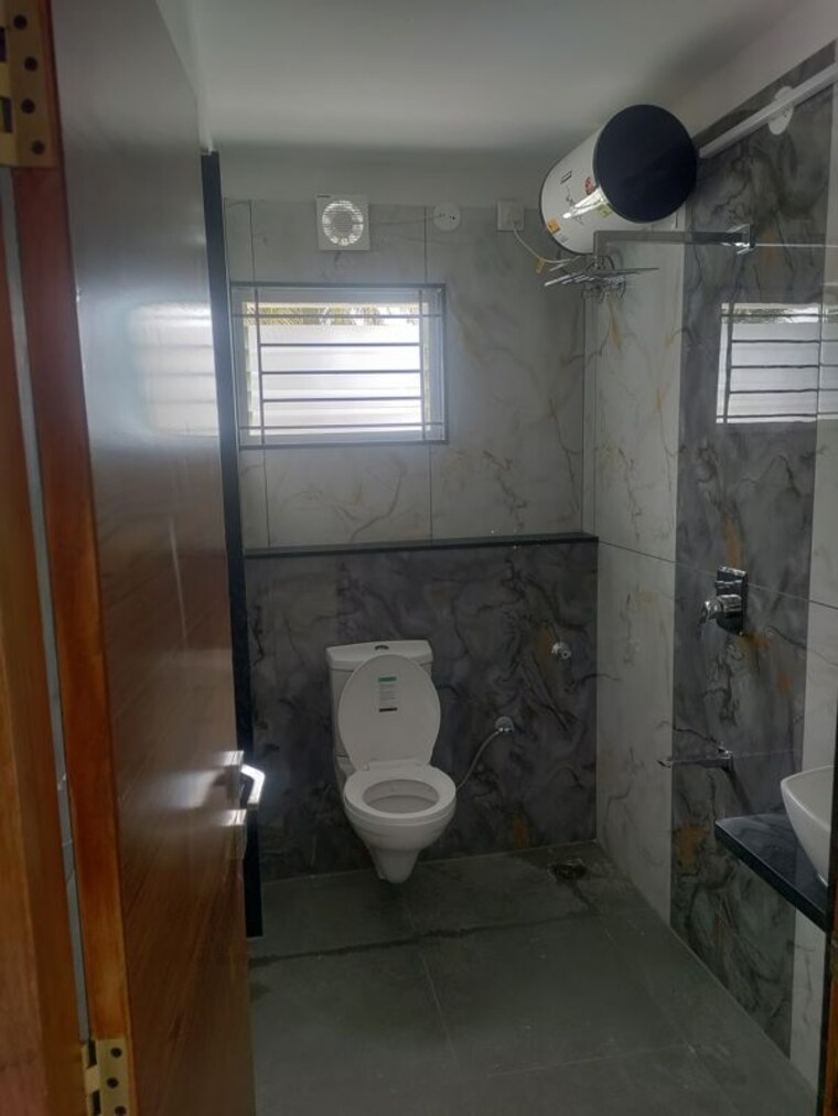 Bathroom, basaveshwara nagar 2 Bedroom 1300 Sq.Ft. Builder Floor In Basaveshwara Nagar Bangalore 10684481