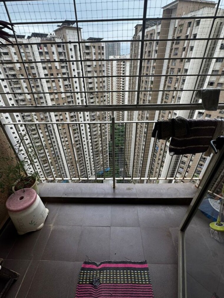 Balcony, lodha-splendora 2 Bedroom 650 Sq.Ft. Apartment In Ghodbunder Road Thane 10684485