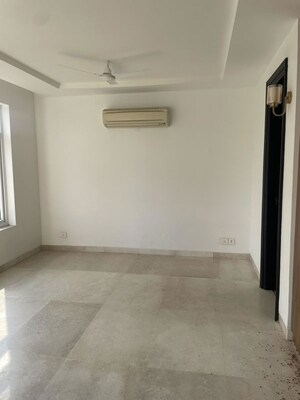 Room in 2 BHK Builder Floor at Sector 23 – for Rent