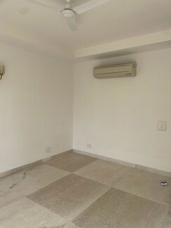 2 BHK +Builder Floor For Rent in Sector 23