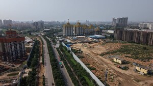 Swimming Pool in 4 BHK Apartment at DLF Privana South, Sector 76 – for Sale