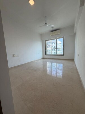 Room in 3 BHK Apartment at Juhu – for Sale
