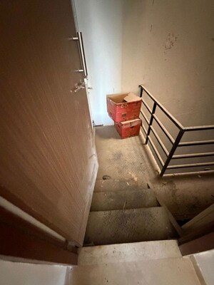 Furnished Amenities in 3 BHK Apartment at Juhu – for Sale