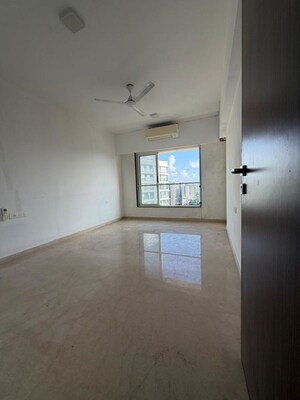 Room in 3 BHK Apartment at Juhu – for Sale