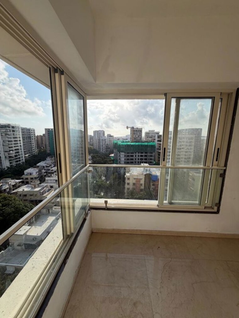 Balcony, juhu 3 Bedroom 1150 Sq.Ft. Apartment In Juhu Mumbai 10684502