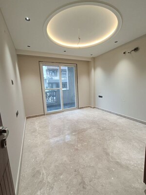Room in 3 BHK Builder Floor at Palam Vihar – for Sale