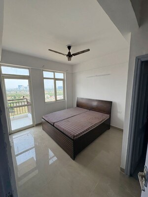 Room in 2 BHK Apartment at Pyramid Heights, Sector 85 – for Rent