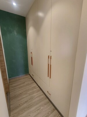 Room in 3.5 BHK Apartment at Aurum Alumni Bliss, Sector 22d Yamuna Expressway – for Sale
