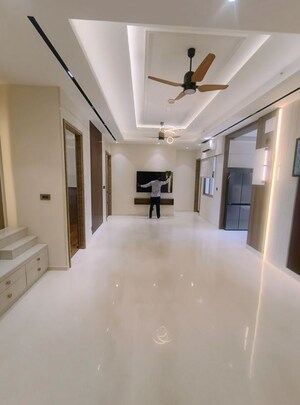 Room in 3.5 BHK Apartment at Aurum Alumni Bliss, Sector 22d Yamuna Expressway – for Sale