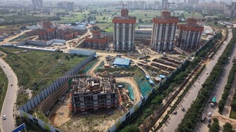 4 BHK +  3577 Sq.Ft. Apartment in DLF Privana South