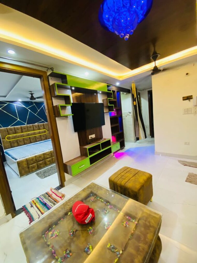 Gym, dwarka mor 4 Bedroom 110 Sq.Yd. Builder Floor In Dwarka Mor Delhi 10684543