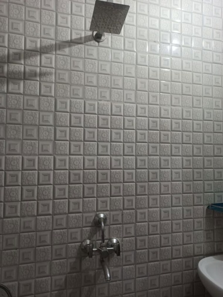 Bathroom, sector 14 2 Bedroom 1185 Sq.Ft. Independent House In Sector 14 Gurgaon 10684557
