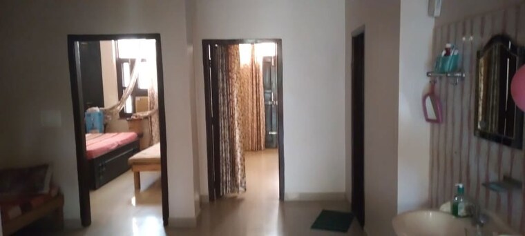 Room, sector 14 2 Bedroom 912 Sq.Ft. Independent House In Sector 14 Gurgaon 10684567