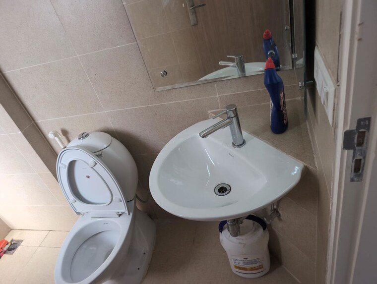 Bathroom, sector 22 2 Bedroom 1550 Sq.Ft. Builder Floor In Sector 22 Gurgaon 10684527