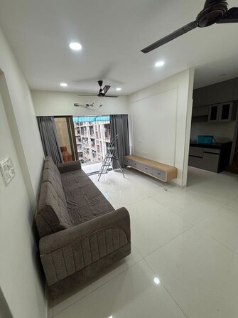 2 BHK +  900 Sq.Ft. Apartment in K Raheja Vihar