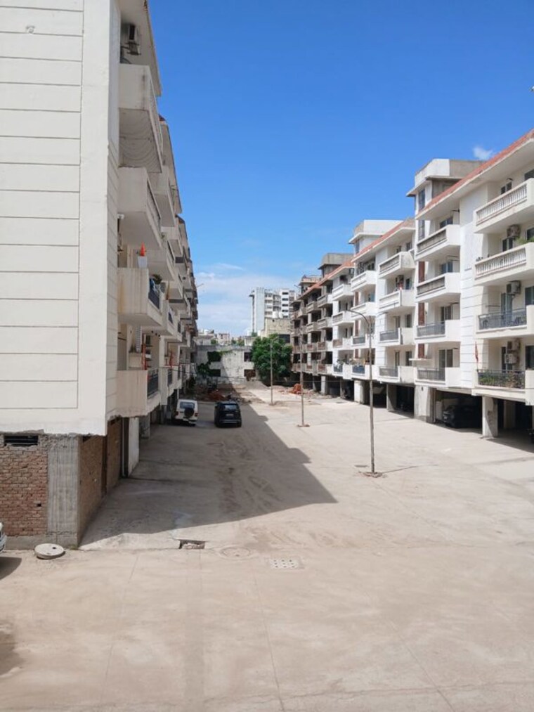 Exterior View, roseate-homes 3.5 Bedroom 1900 Sq.Ft. Apartment In Ghazipur Zirakpur 10684562