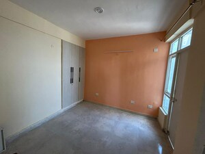 Room in 3 BHK Apartment at Vashisht Heights, Sector 87 – for Sale
