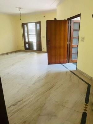 2 BHK Independent House For Rent in Sector 14